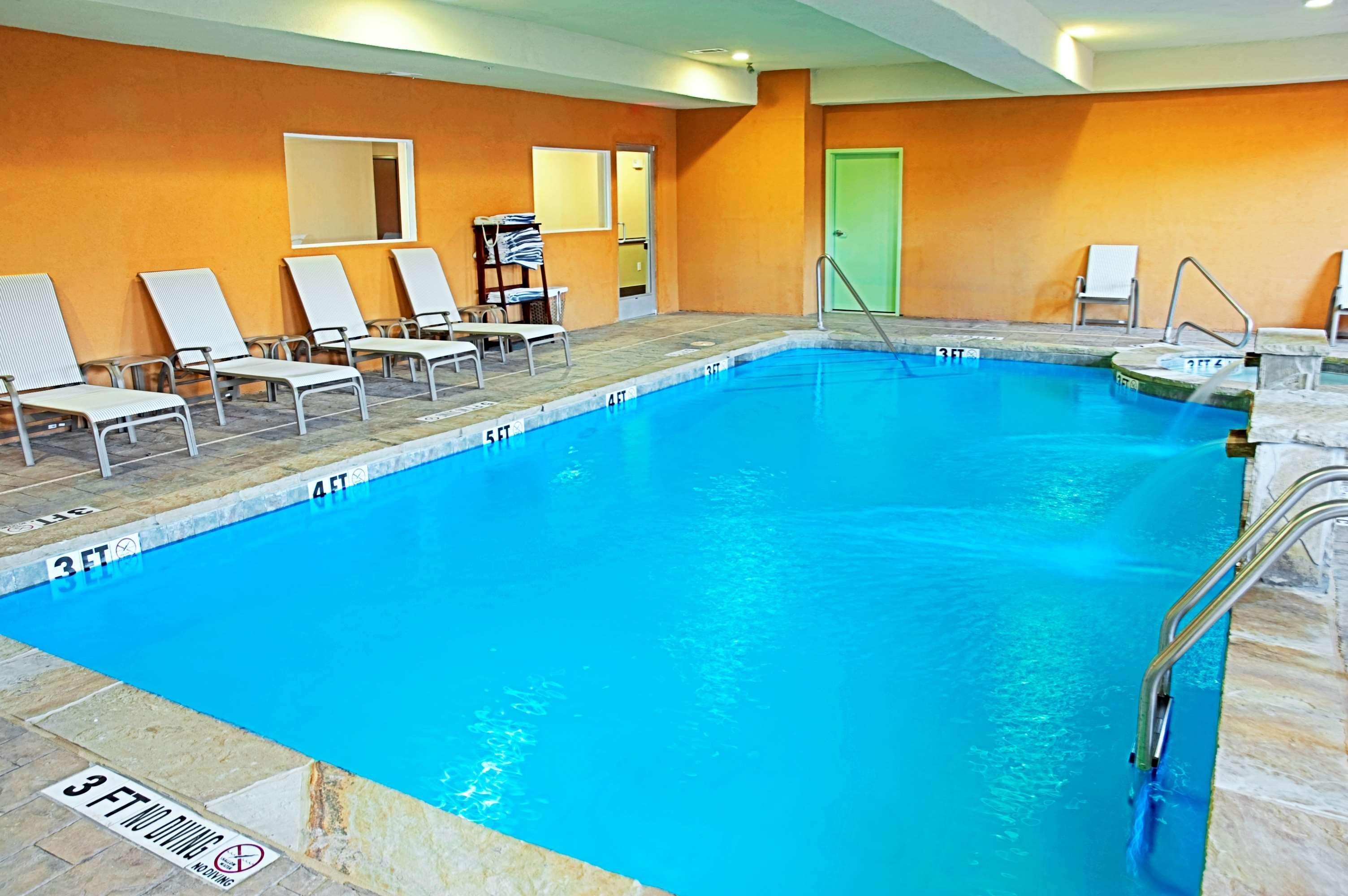 Best Western Bowie Inn & Suites Экстерьер фото