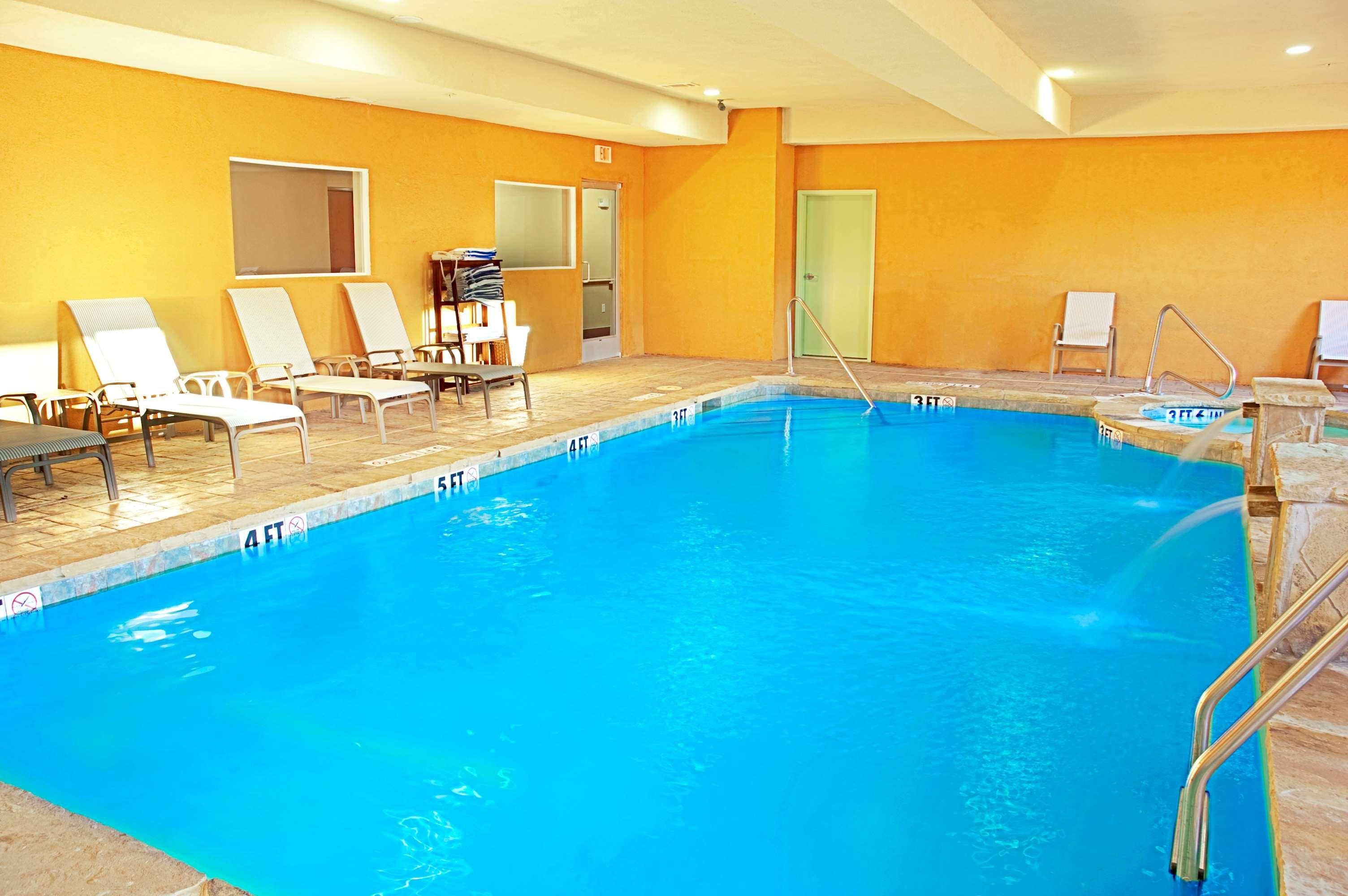 Best Western Bowie Inn & Suites Экстерьер фото