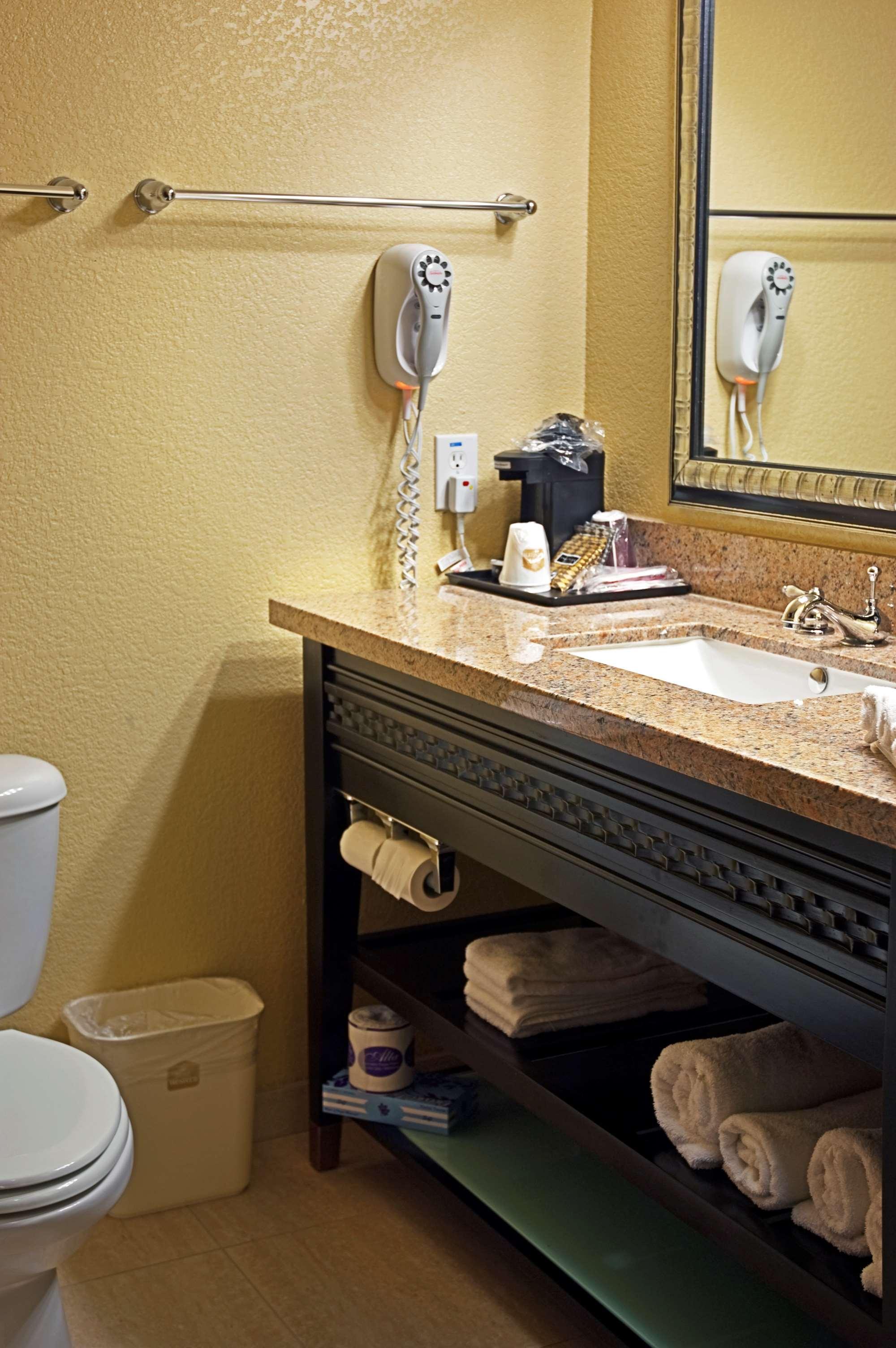 Best Western Bowie Inn & Suites Экстерьер фото
