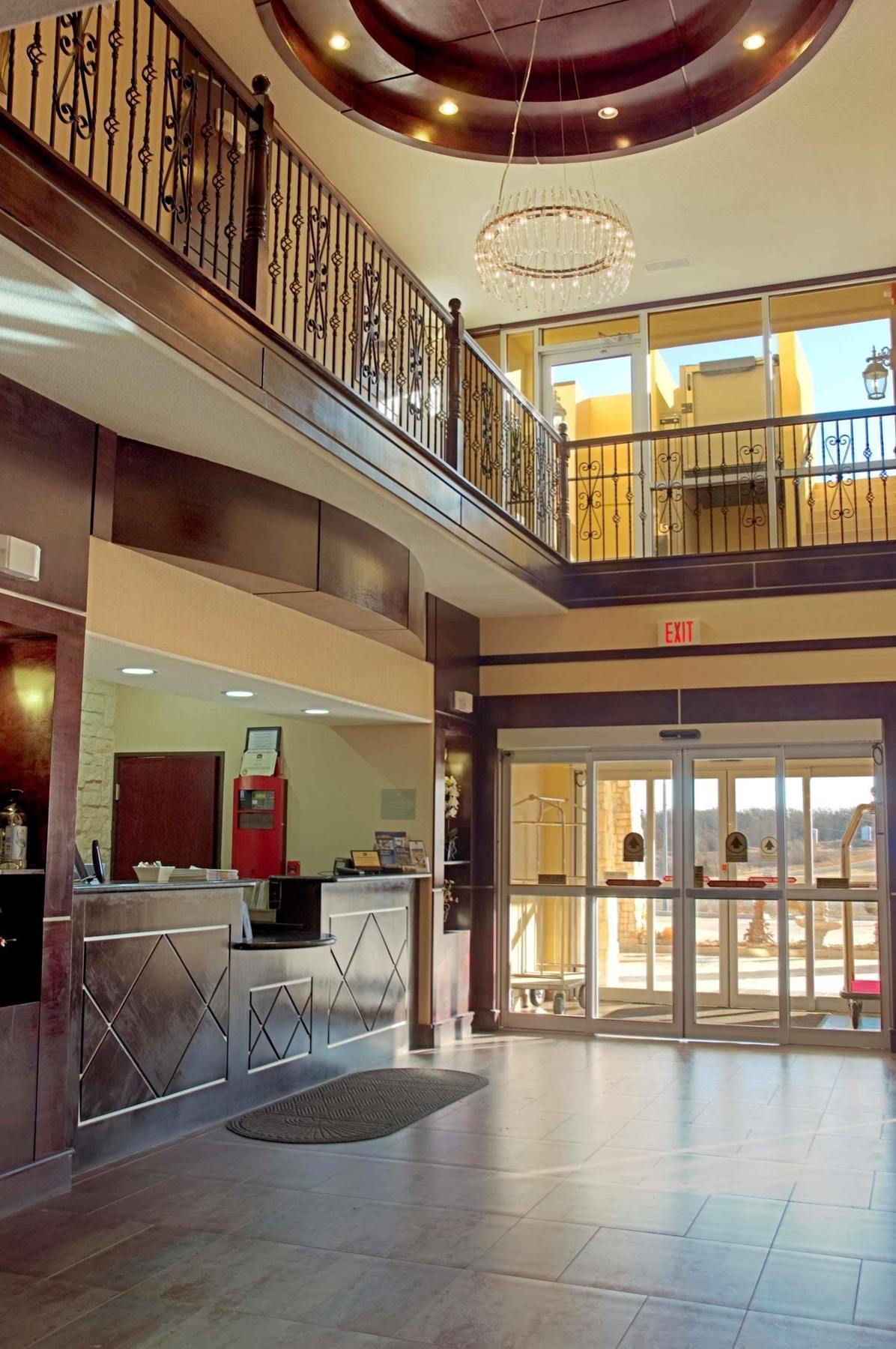 Best Western Bowie Inn & Suites Интерьер фото